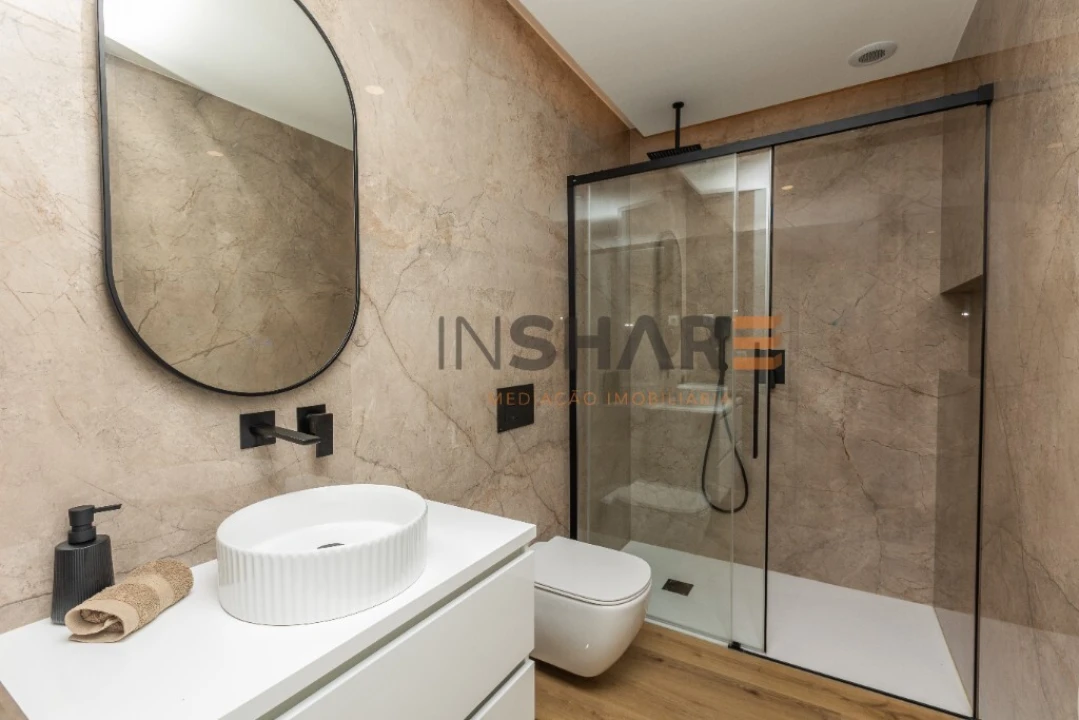 Moradia T4 para Venda em Escariz (São Mamede) e Escariz (São Martinho) Foto 42