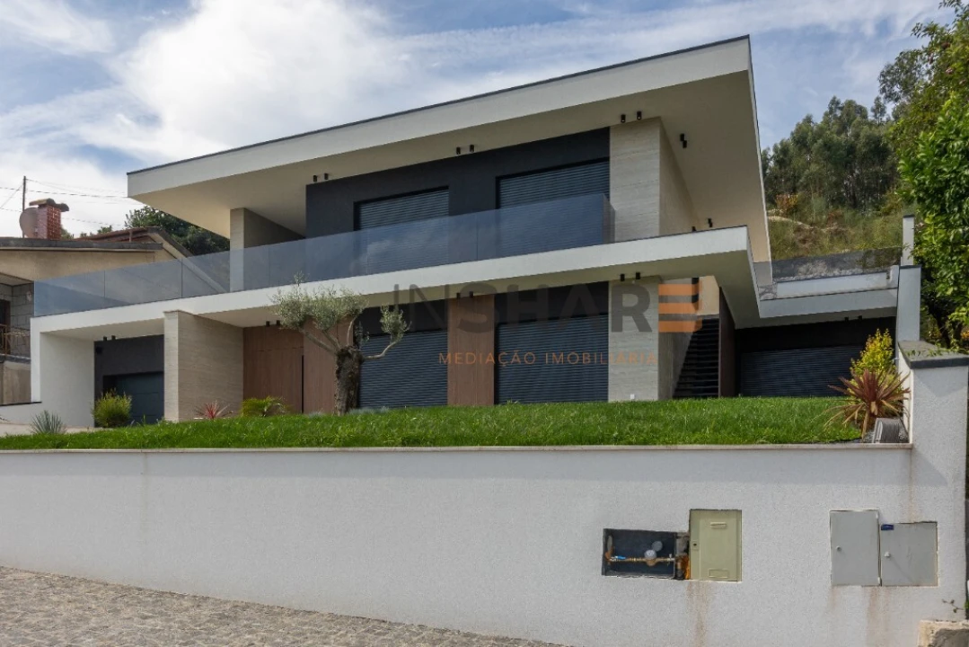 Moradia T4 para Venda em Escariz (São Mamede) e Escariz (São Martinho) Foto 2