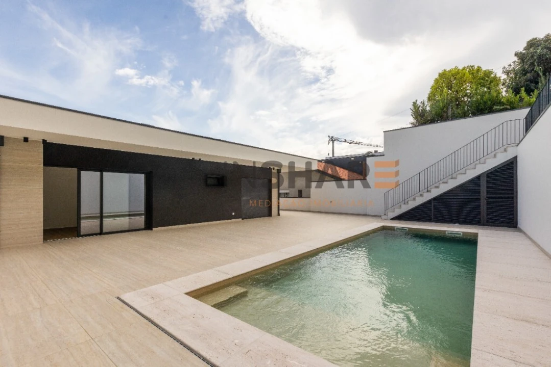 Moradia T4 para Venda em Escariz (São Mamede) e Escariz (São Martinho) Foto 9