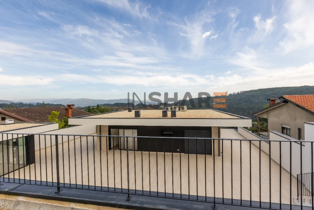 Moradia T4 para Venda em Escariz (São Mamede) e Escariz (São Martinho) Foto 12