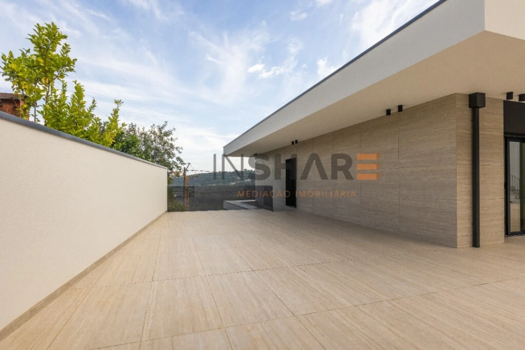 Moradia T4 para Venda em Escariz (São Mamede) e Escariz (São Martinho) Foto 11