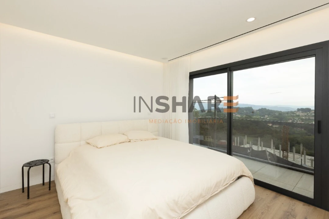 Moradia T4 para Venda em Escariz (São Mamede) e Escariz (São Martinho) Foto 36