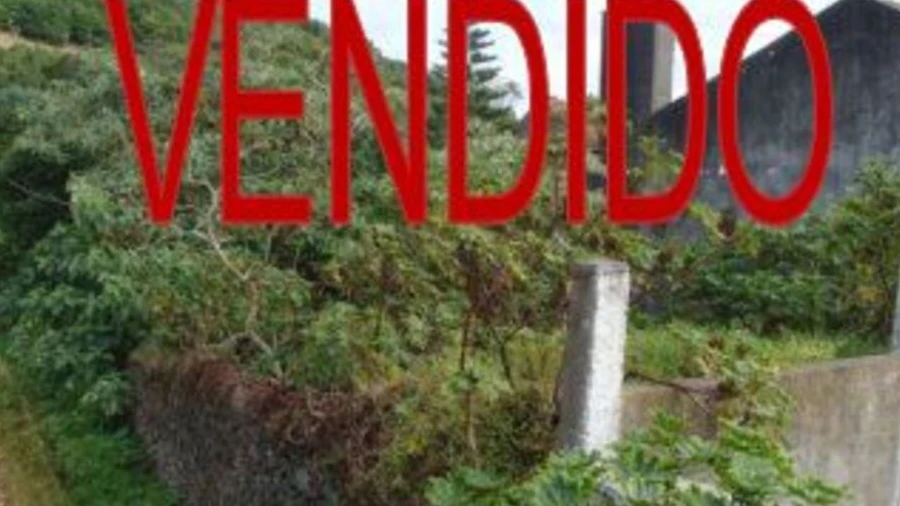 Terreno para Venda em Fajã de Cima