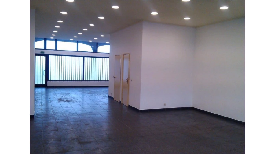 Loja para Venda em Mafamude e Vilar do Paraíso Foto 4