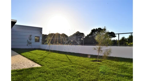 Moradia T3 para Venda em Sesimbra (Castelo)