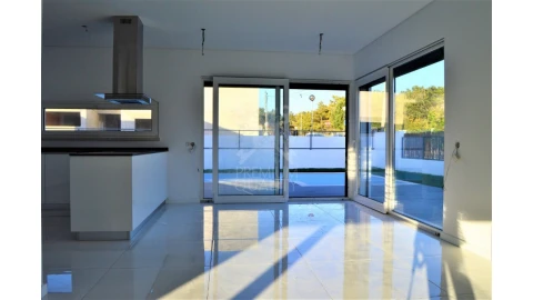 Moradia T3 para Venda em Sesimbra (Castelo)