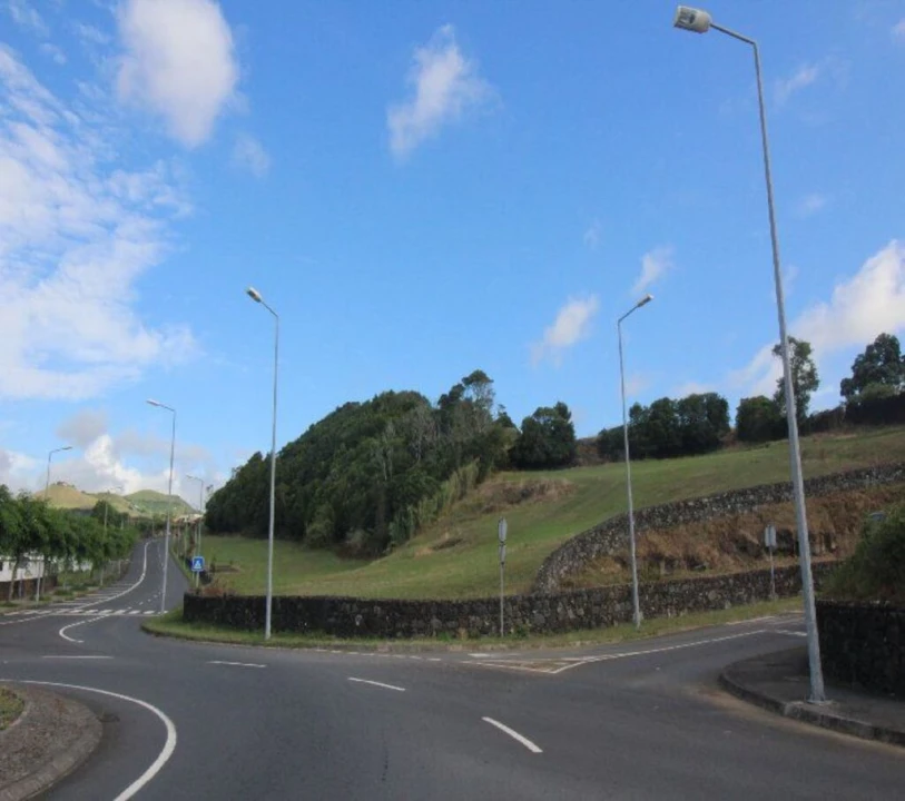 Terreno para Venda em Fajã de Baixo Foto 2