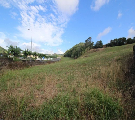 Terreno para Venda em Fajã de Baixo Foto 4