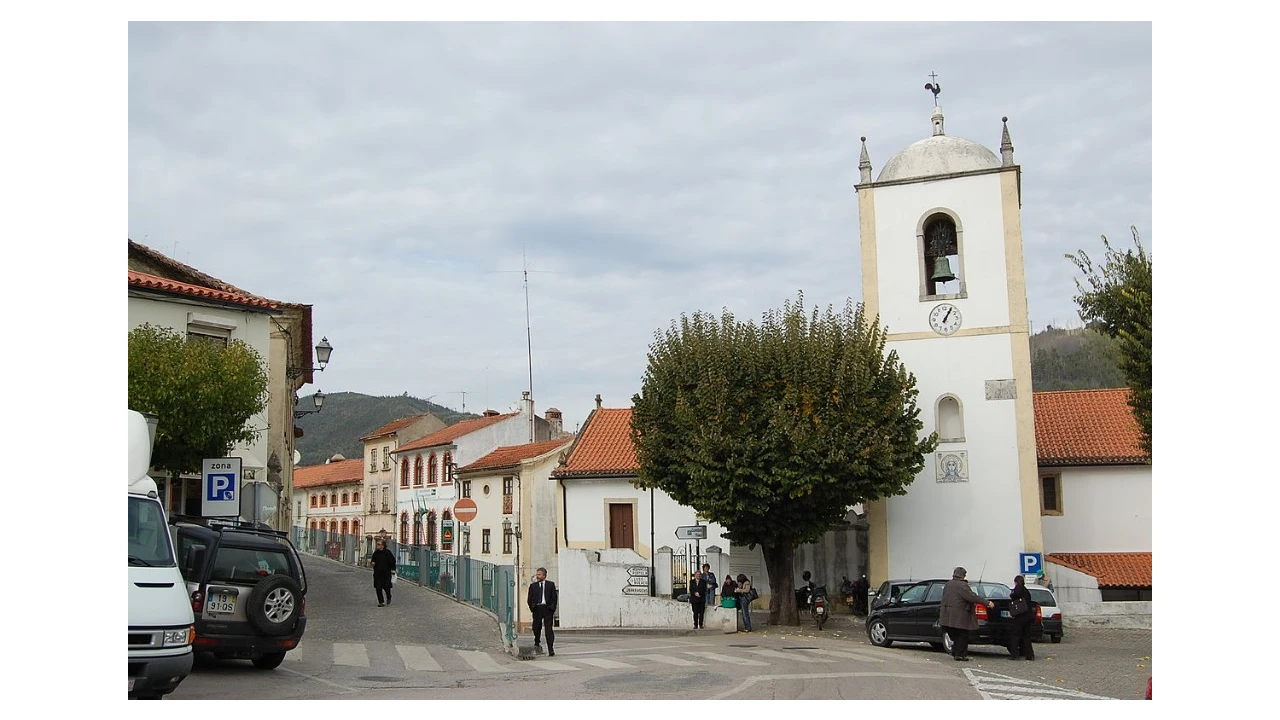 Terreno para Venda em Lorvão Foto 2