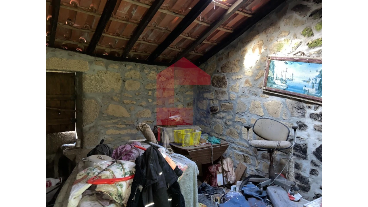 Moradia para Venda em Valbom (São Pedro), Passô e Valbom (São Martinho) Foto 6