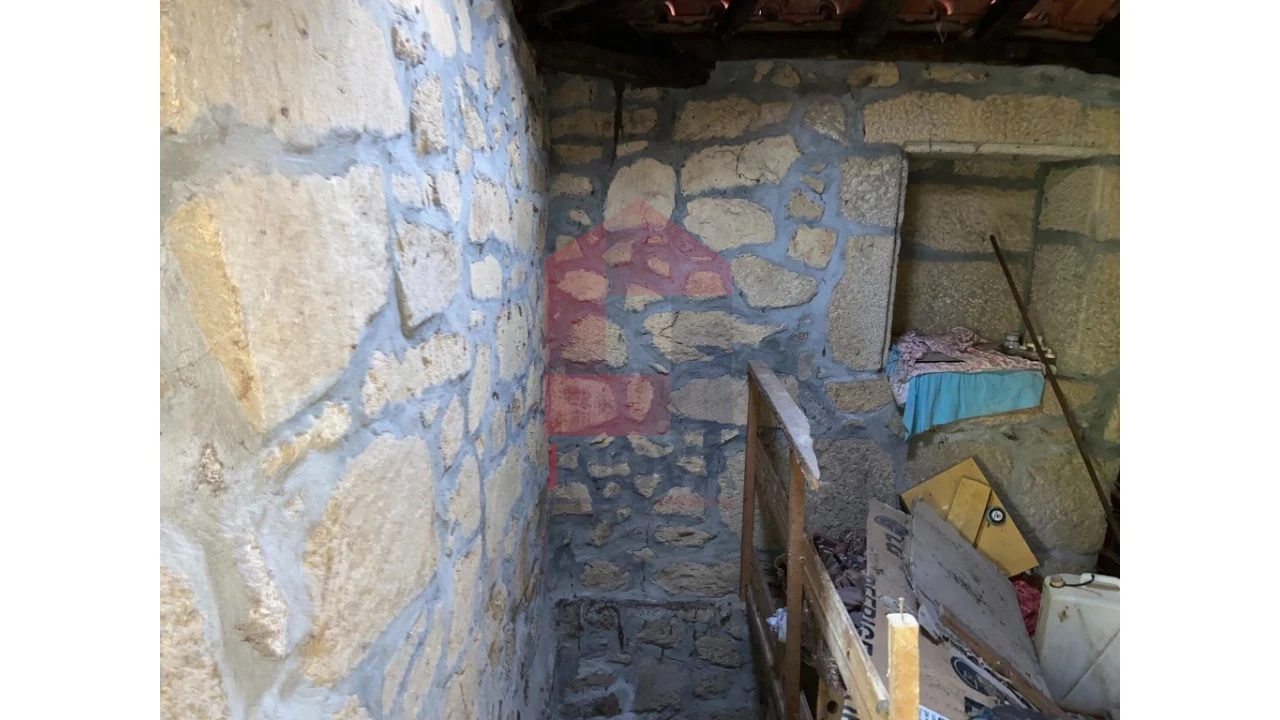 Moradia para Venda em Valbom (São Pedro), Passô e Valbom (São Martinho) Foto 7