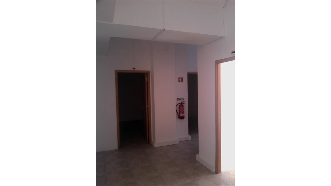 Escritório para Arrendamento em Almada, Cova da Piedade, Pragal e Cacilhas Foto 1