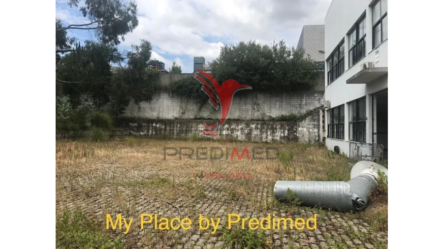 Armazém para Venda em Milheiros Foto 14