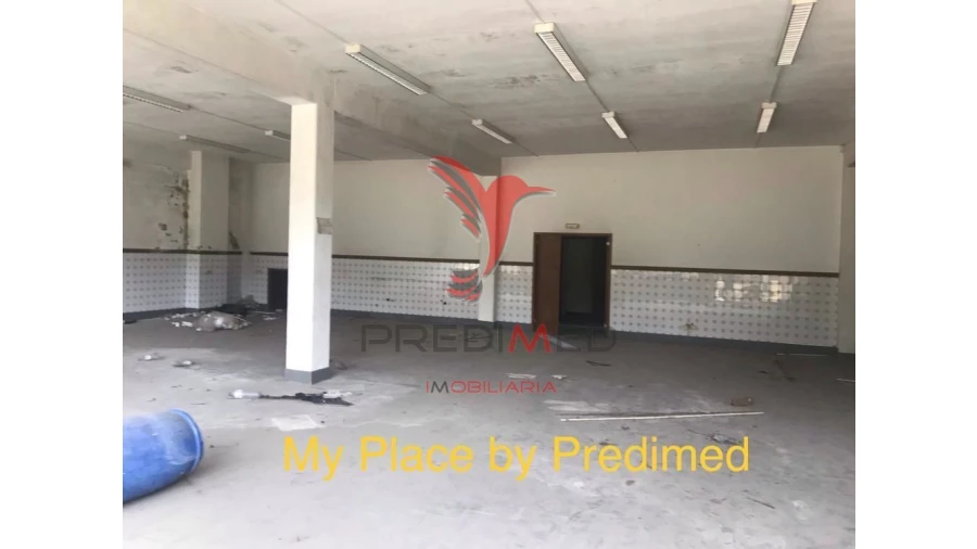 Armazém para Venda em Milheiros Foto 19