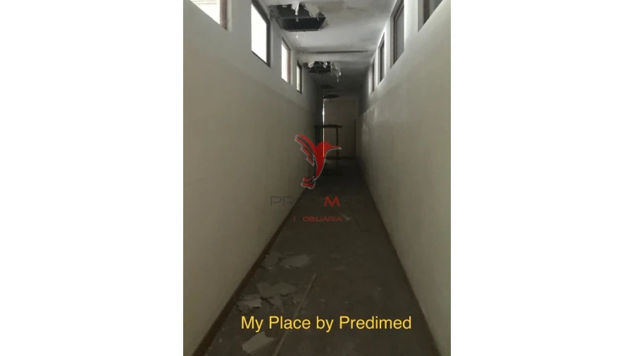 Armazém para Venda em Milheiros Foto 15