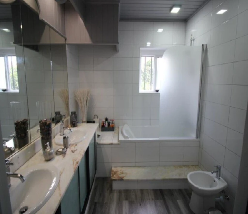 Moradia T4 para Venda em Rosto do Cão (Livramento) Foto 9