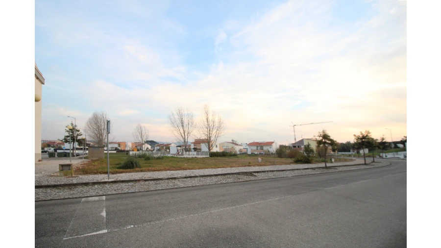 Terreno para Venda em Sebal e Belide Foto 2
