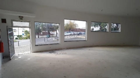 Loja para Venda em Leiria, Pousos, Barreira e Cortes