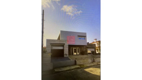 Moradia T6 para Venda em Antas