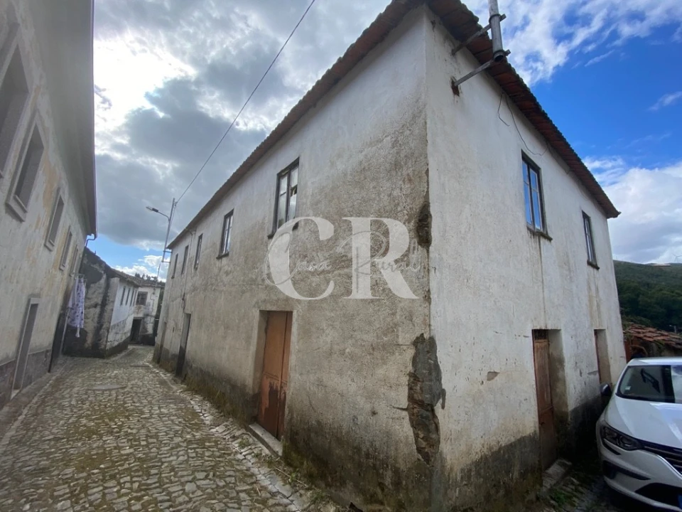 Moradia T5 para Venda em Castanheira de Pêra e Coentral Foto 1