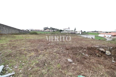 Terreno para Venda em Guilhabreu