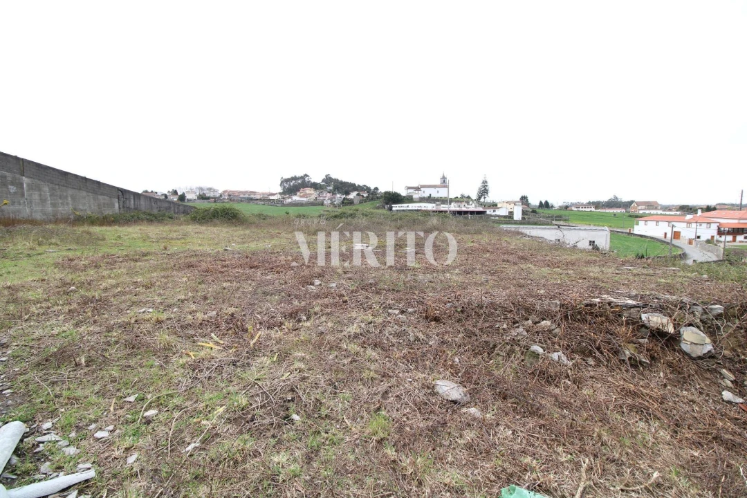 Terreno para Venda em Guilhabreu Foto 1