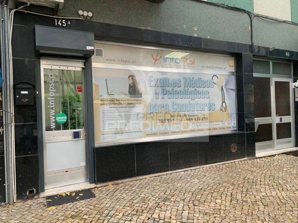 Loja para Venda em Azeitão (São Lourenço e São Simão) Foto 1