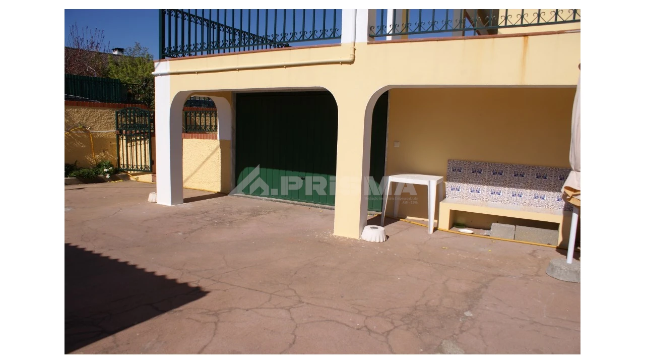 Moradia T5 para Venda em Benquerenças Foto 6