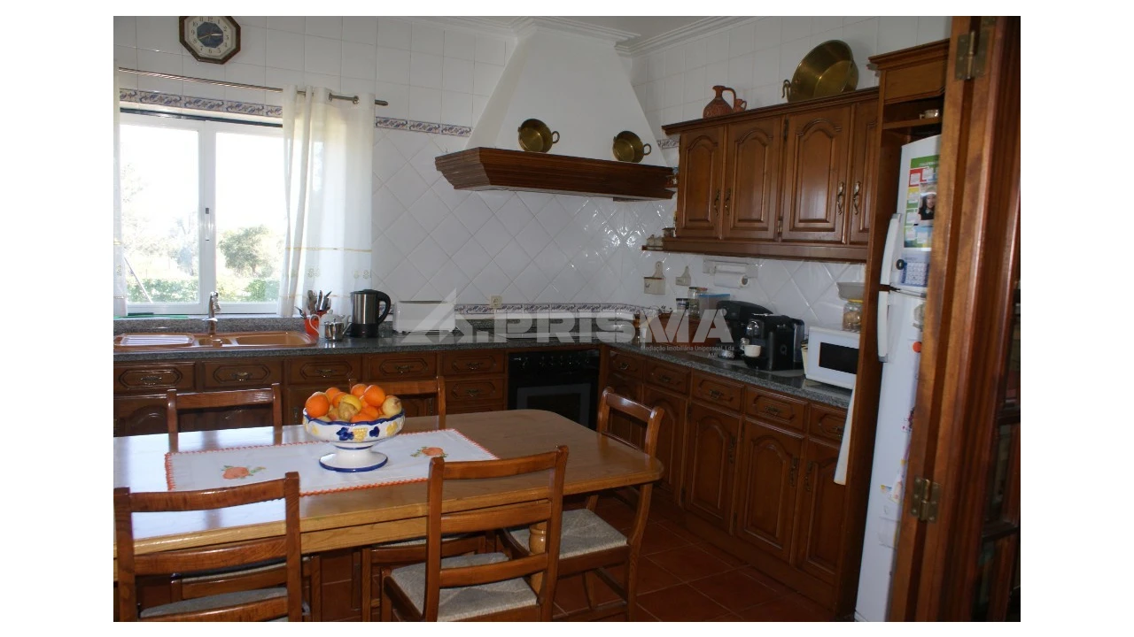 Moradia T5 para Venda em Benquerenças Foto 1