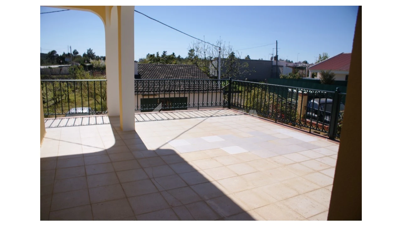 Moradia T5 para Venda em Benquerenças Foto 11