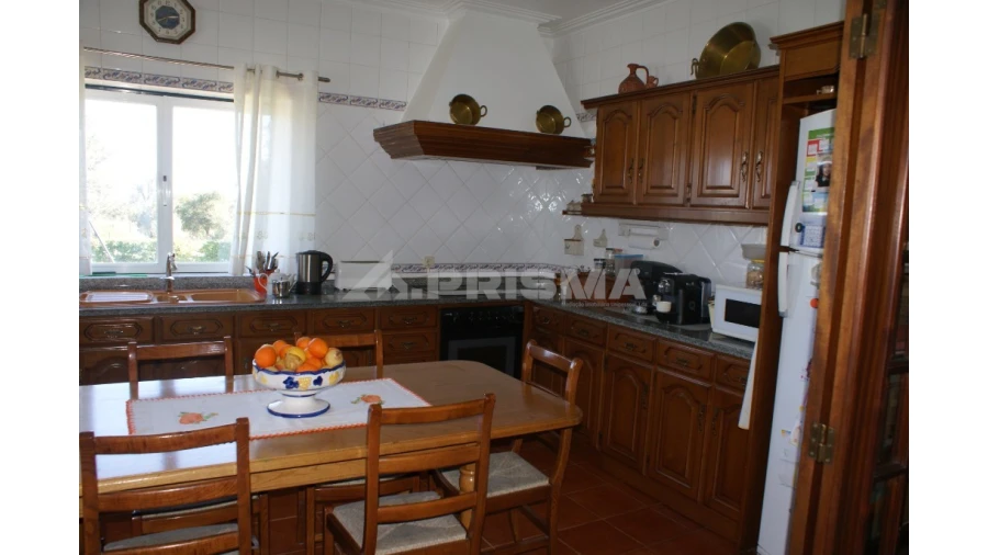 Moradia T5 para Venda em Benquerenças Foto 1