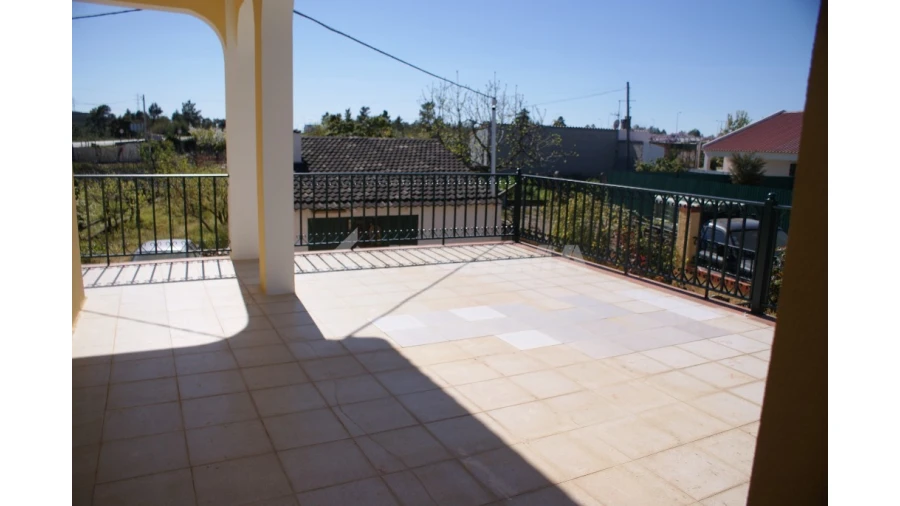 Moradia T5 para Venda em Benquerenças Foto 11