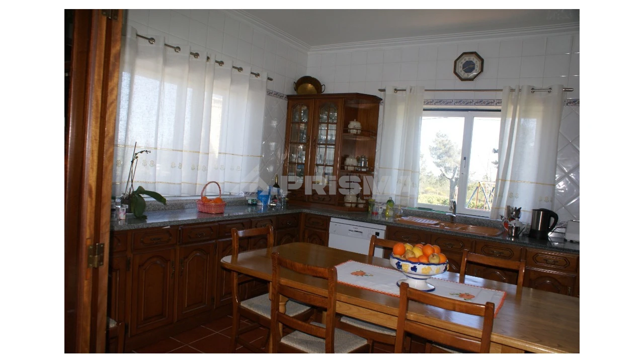 Moradia T5 para Venda em Benquerenças Foto 2