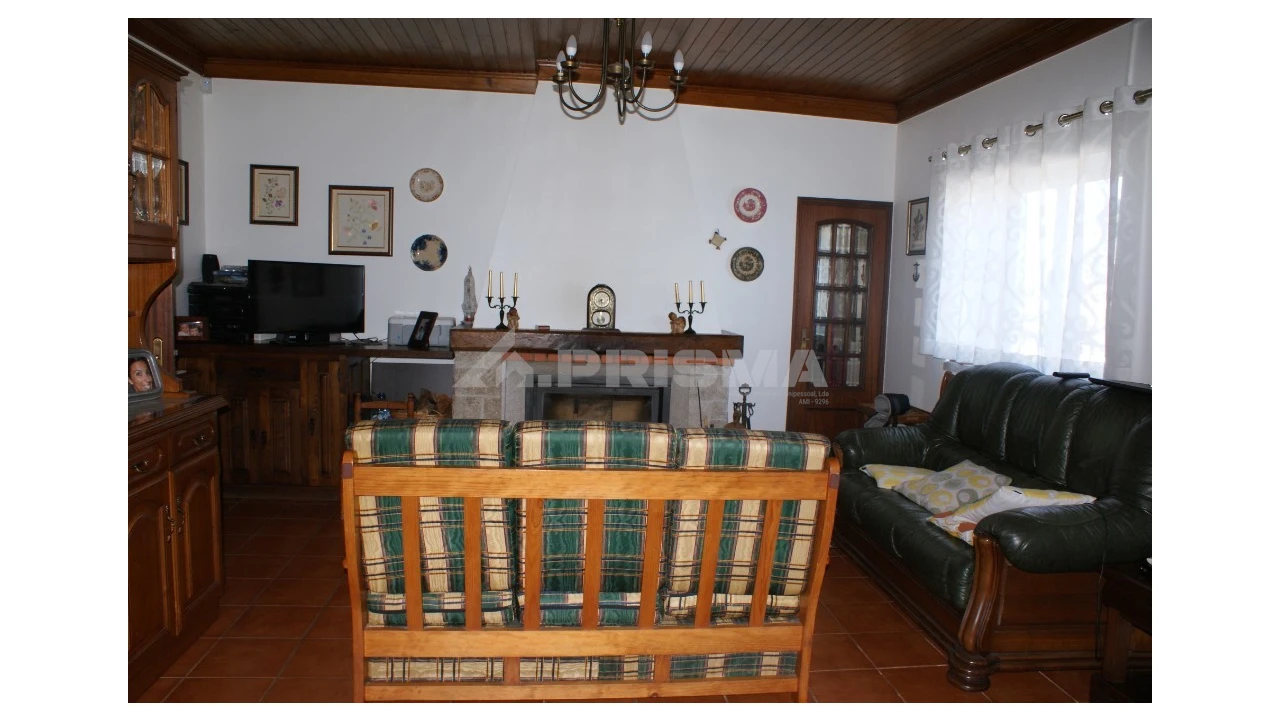 Moradia T5 para Venda em Benquerenças Foto 3