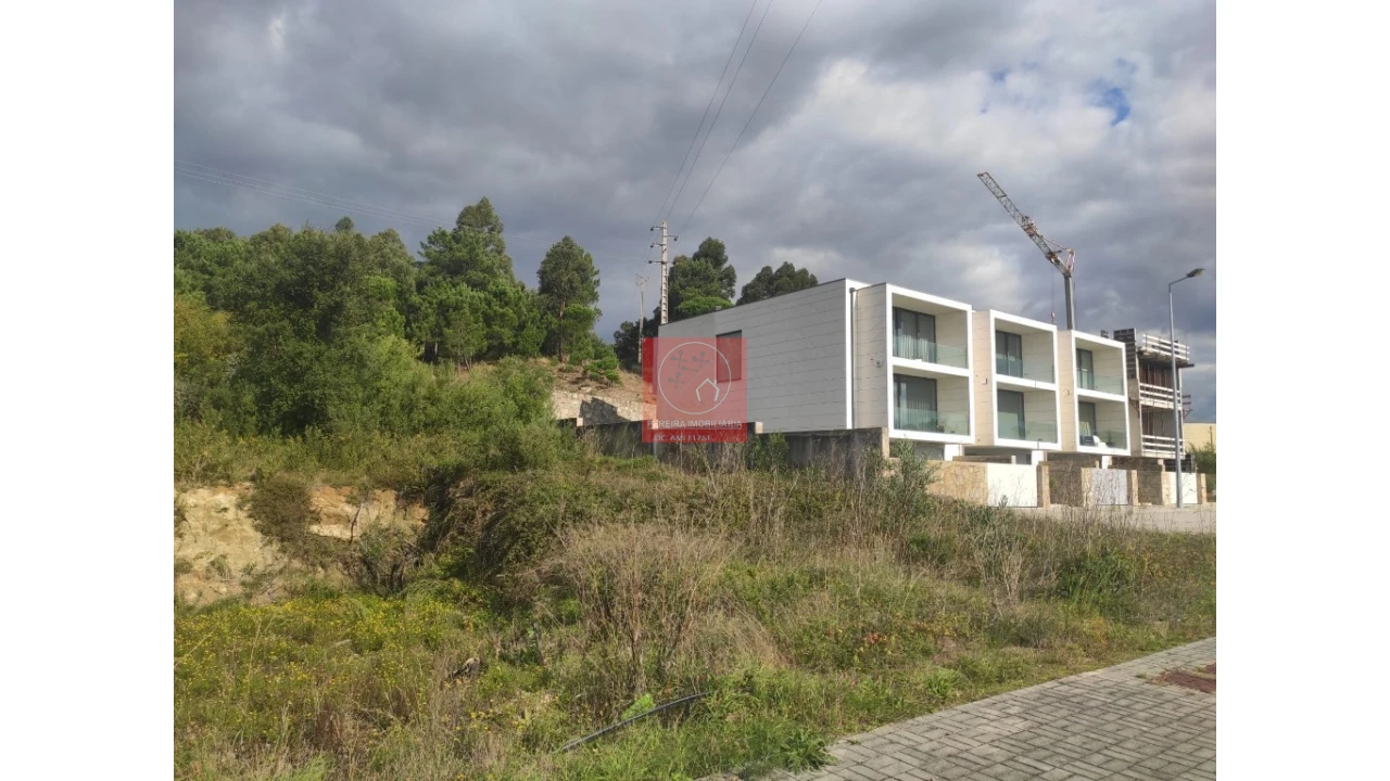 Terreno para Venda em Vila Nova de Anha Foto 1