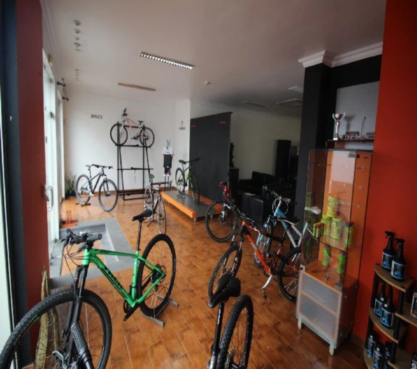 Loja para Arrendamento em Arrifes Foto 5