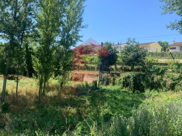 Terreno para Venda em Vila Verde e Barbudo