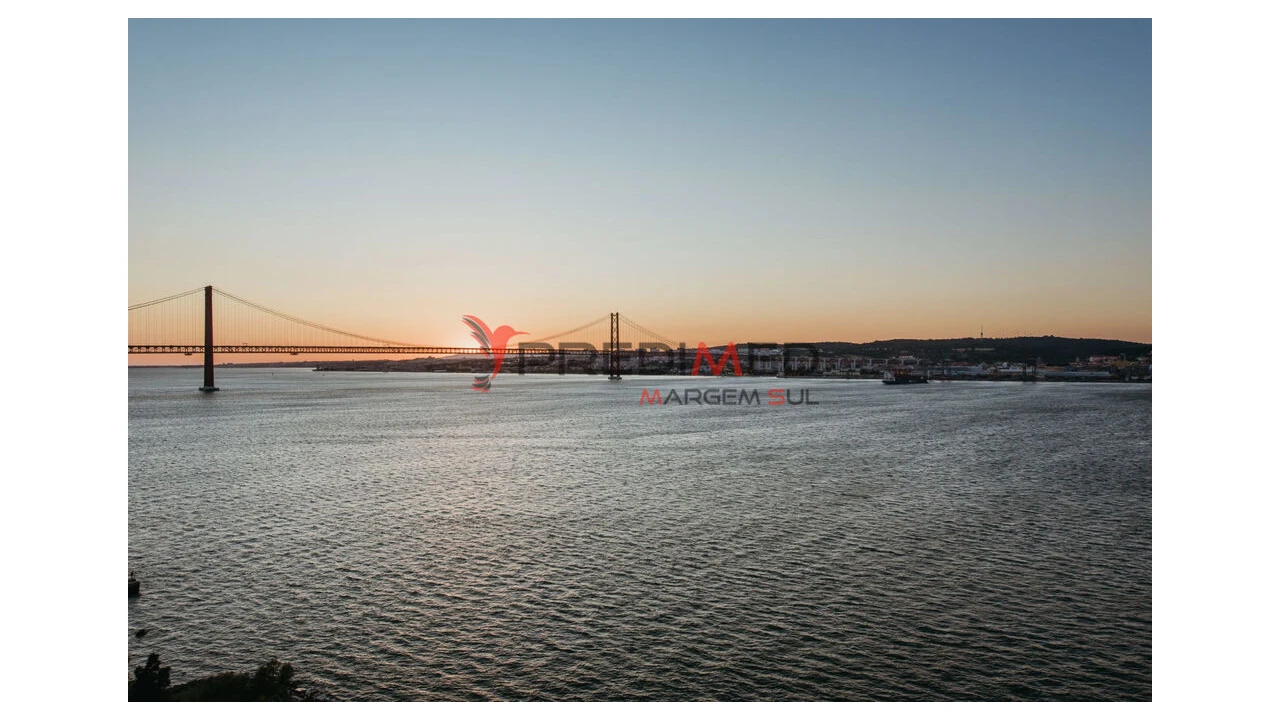 Moradia T5 para Venda em Alvalade Foto 4