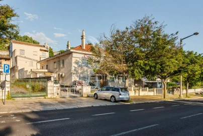 Moradia T5 para Venda em Alvalade