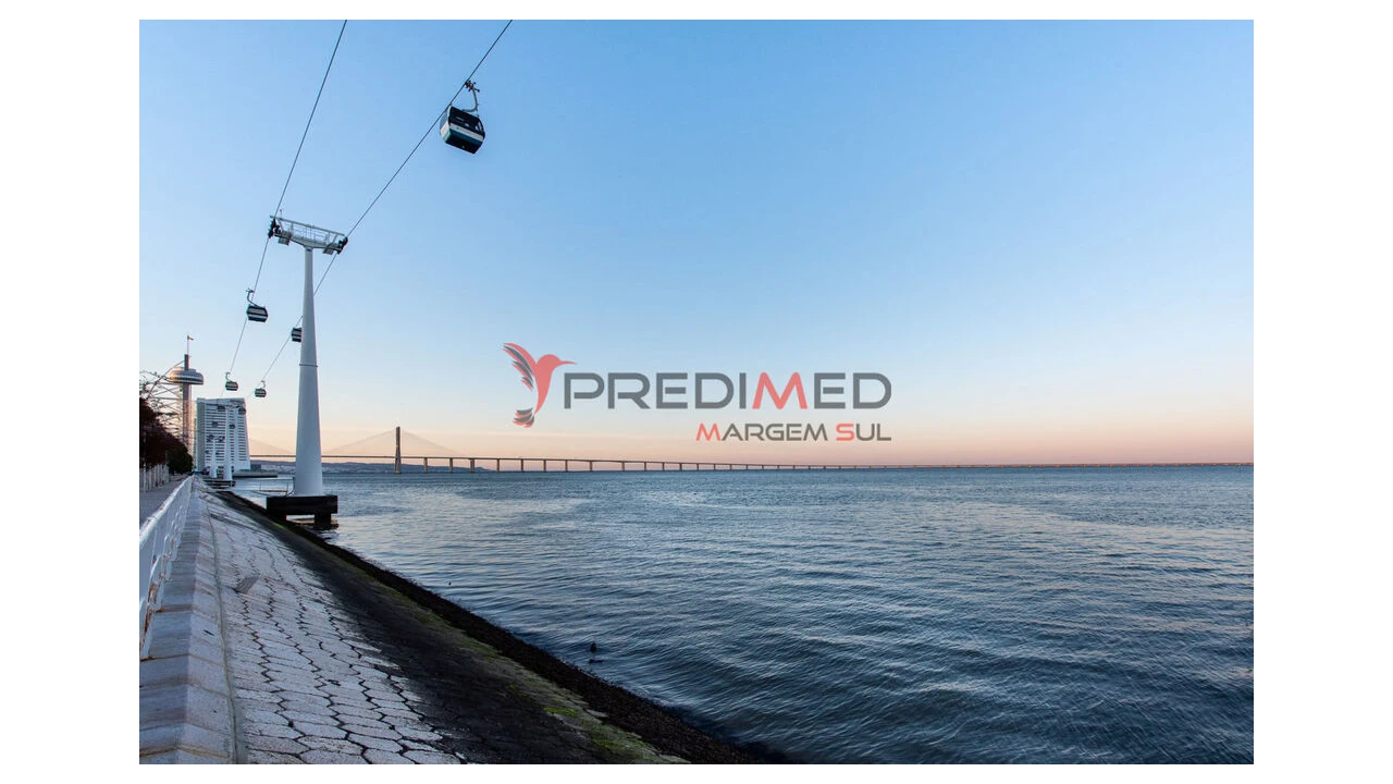 Moradia T5 para Venda em Alvalade Foto 20