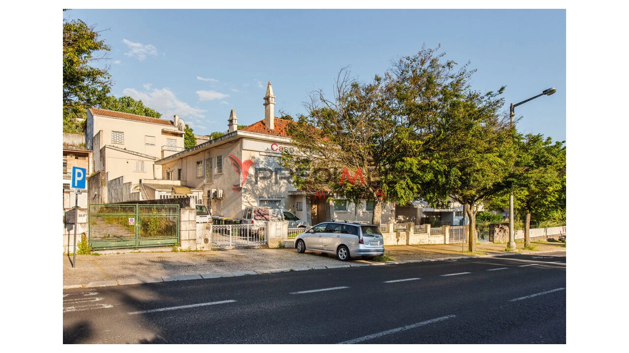 Moradia T5 para Venda em Alvalade Foto 3