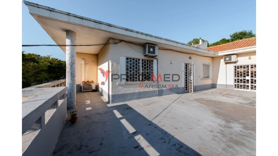 Moradia T5 para Venda em Alvalade Foto 18