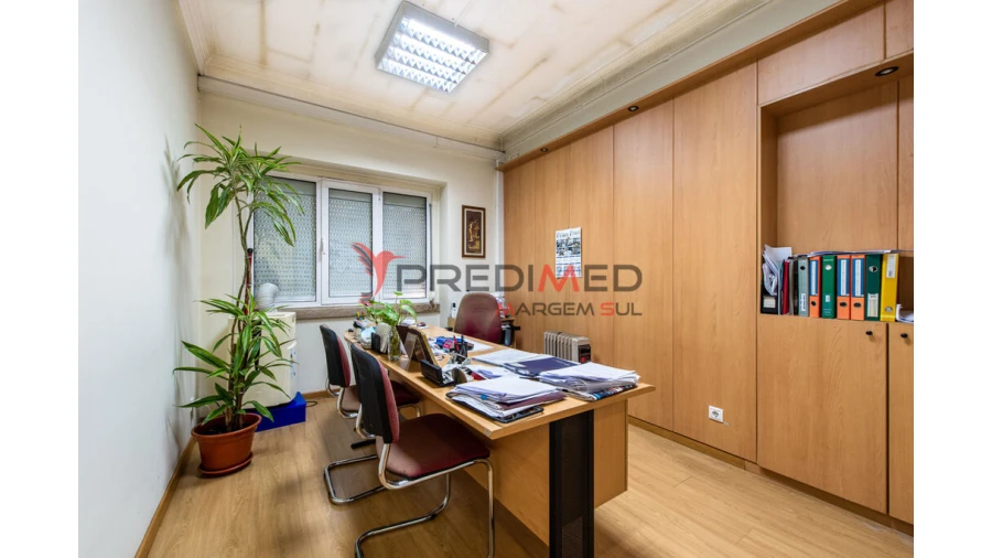 Moradia T5 para Venda em Alvalade Foto 13