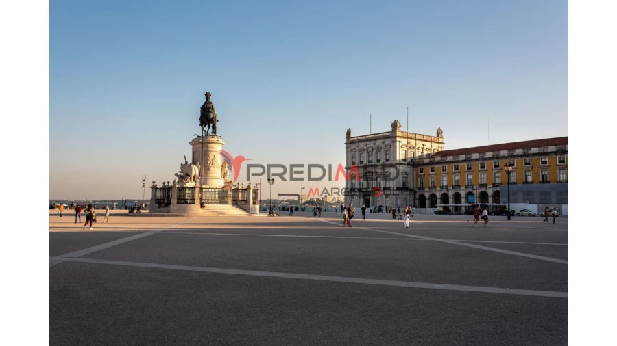 Moradia T5 para Venda em Alvalade Foto 16