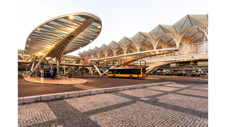 Moradia T5 para Venda em Alvalade Foto 6