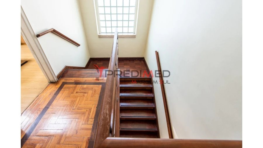 Moradia T5 para Venda em Alvalade Foto 10