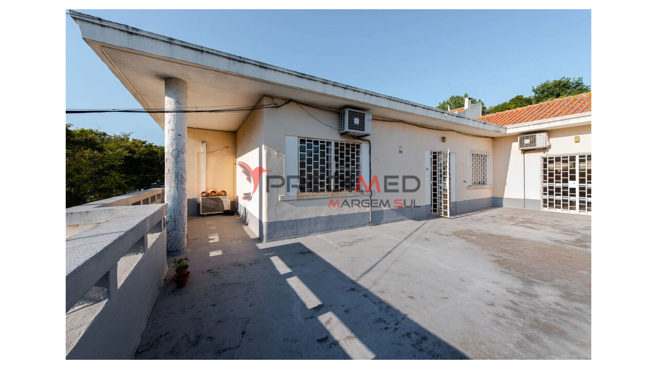 Moradia T5 para Venda em Alvalade Foto 18