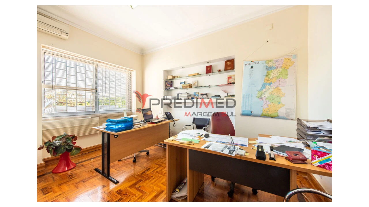 Moradia T5 para Venda em Alvalade Foto 15