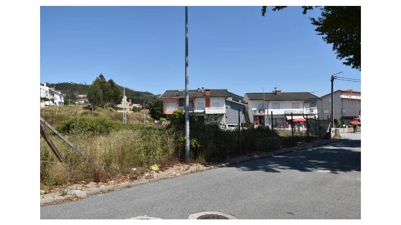 Terreno para Venda em Fânzeres e São Pedro da Cova Foto 8