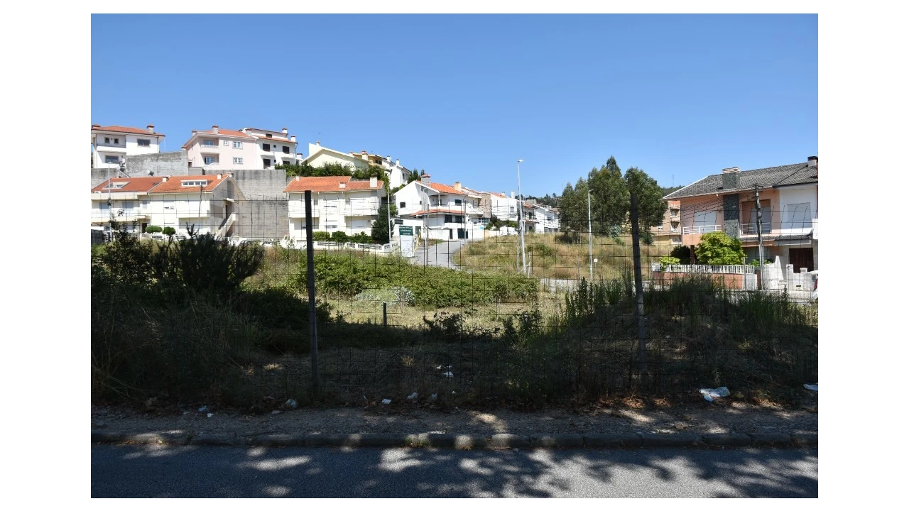 Terreno para Venda em Fânzeres e São Pedro da Cova Foto 2